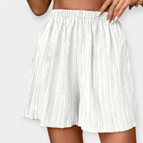 Stylish shorts with pleats