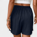 Stylish shorts with pleats