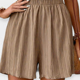 Stylish shorts with pleats