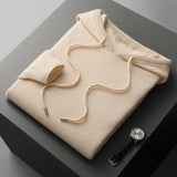 Glenn | MEKANA I ELEGANTNA KAPUUTSWEATER