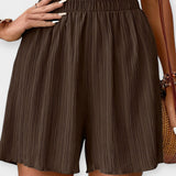 Stylish shorts with pleats